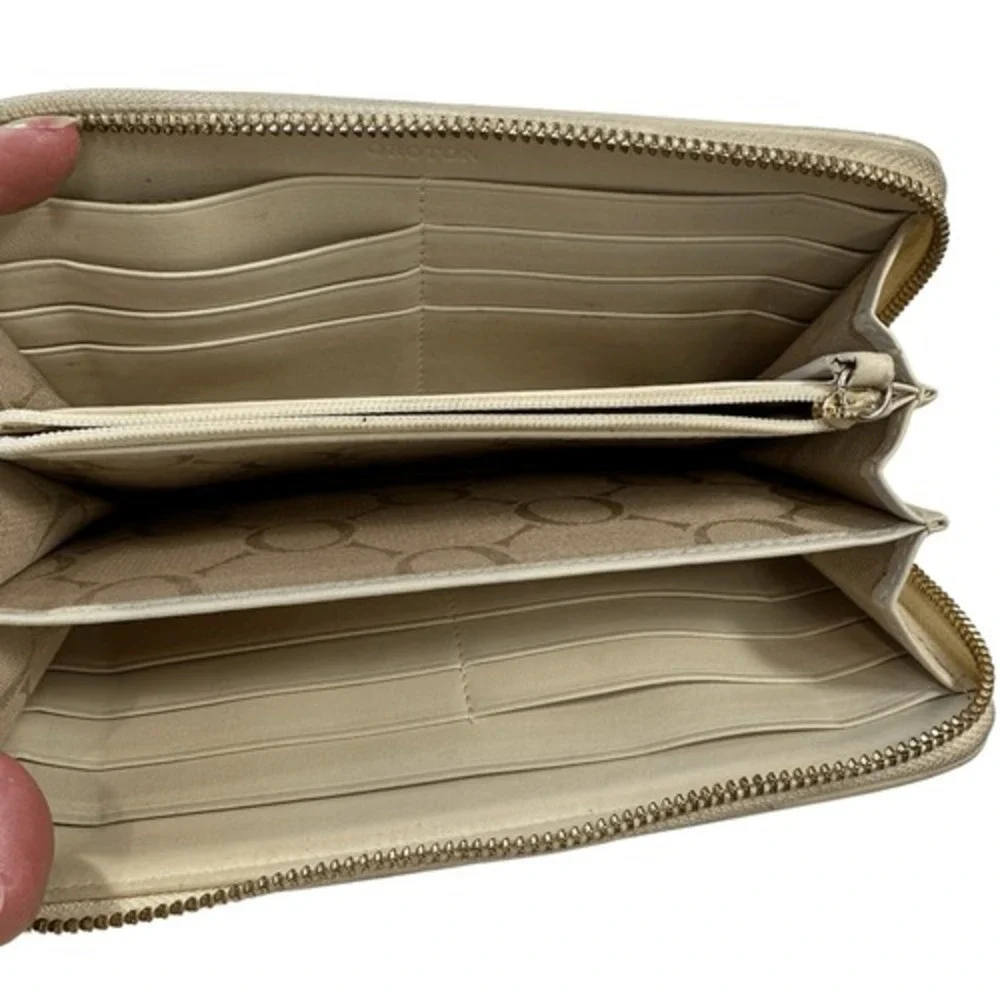 Oroton Embossed Leather Zip Wallet in Ivory Croc